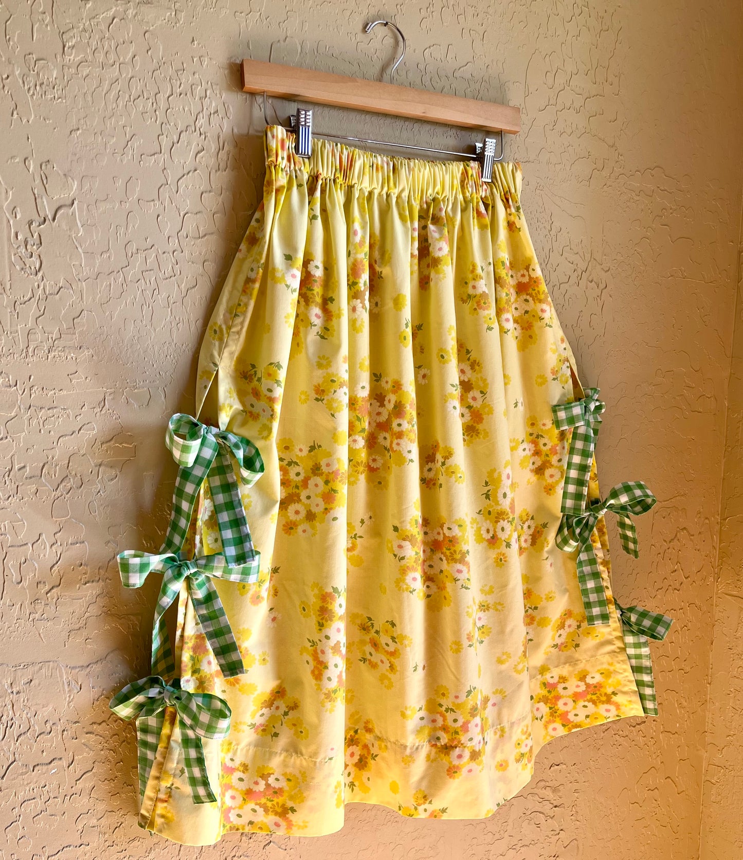 Retro Daisy Midi Bow Skirt - Medium