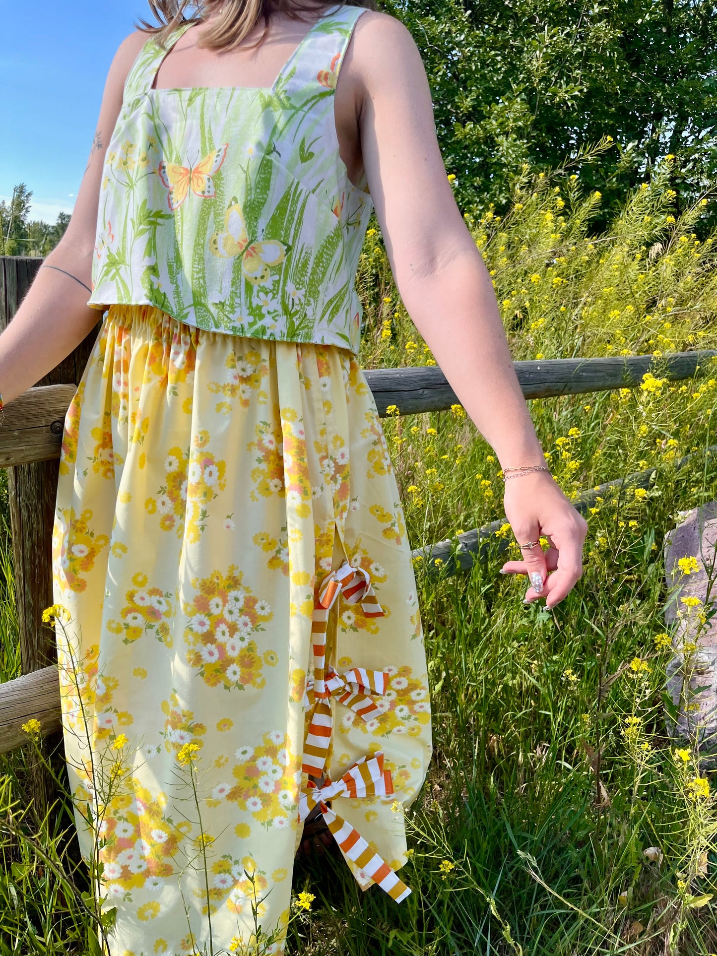Retro Daisy Midi Bow Skirt - Medium