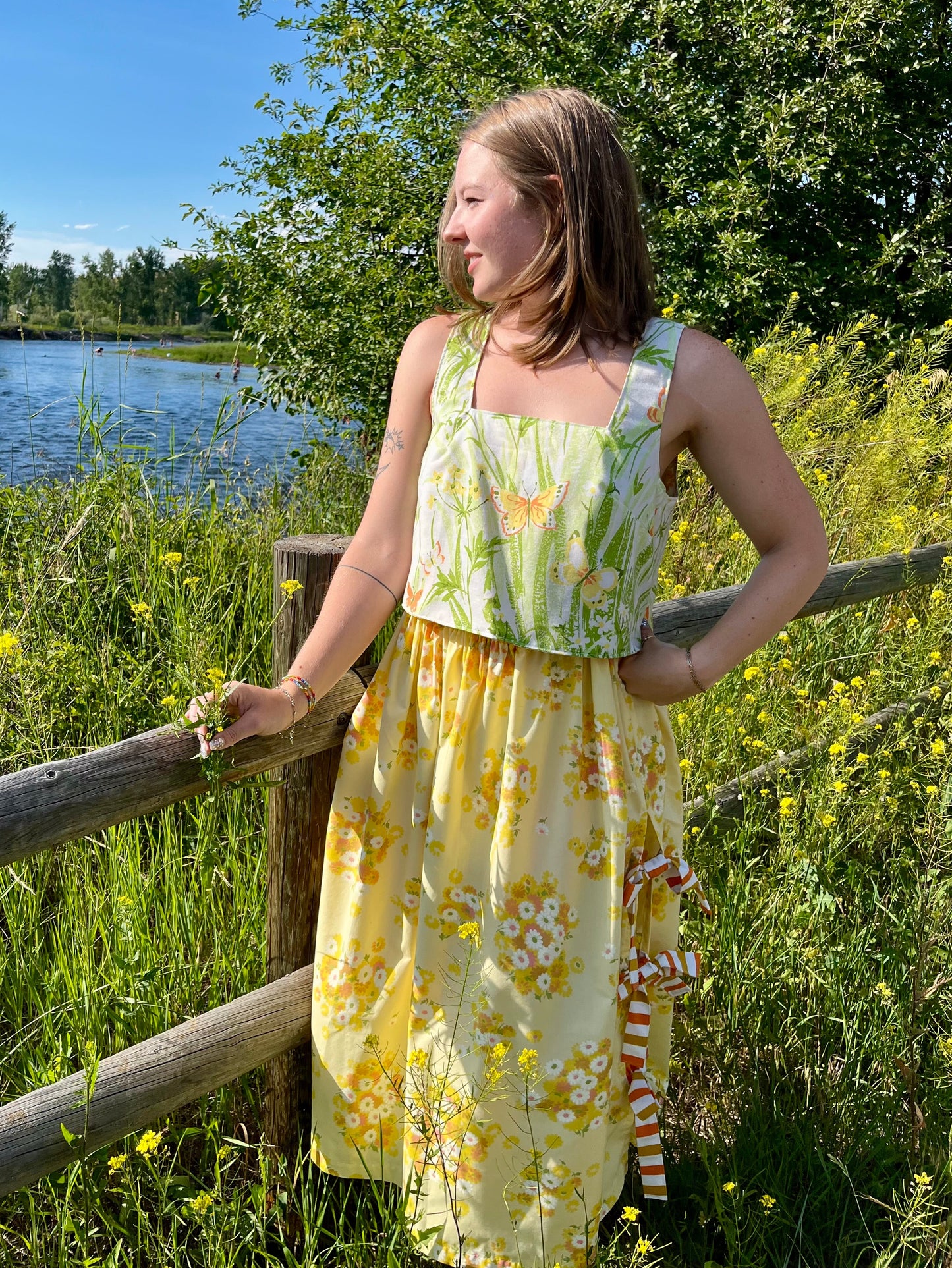 Retro Daisy Midi Bow Skirt - Medium
