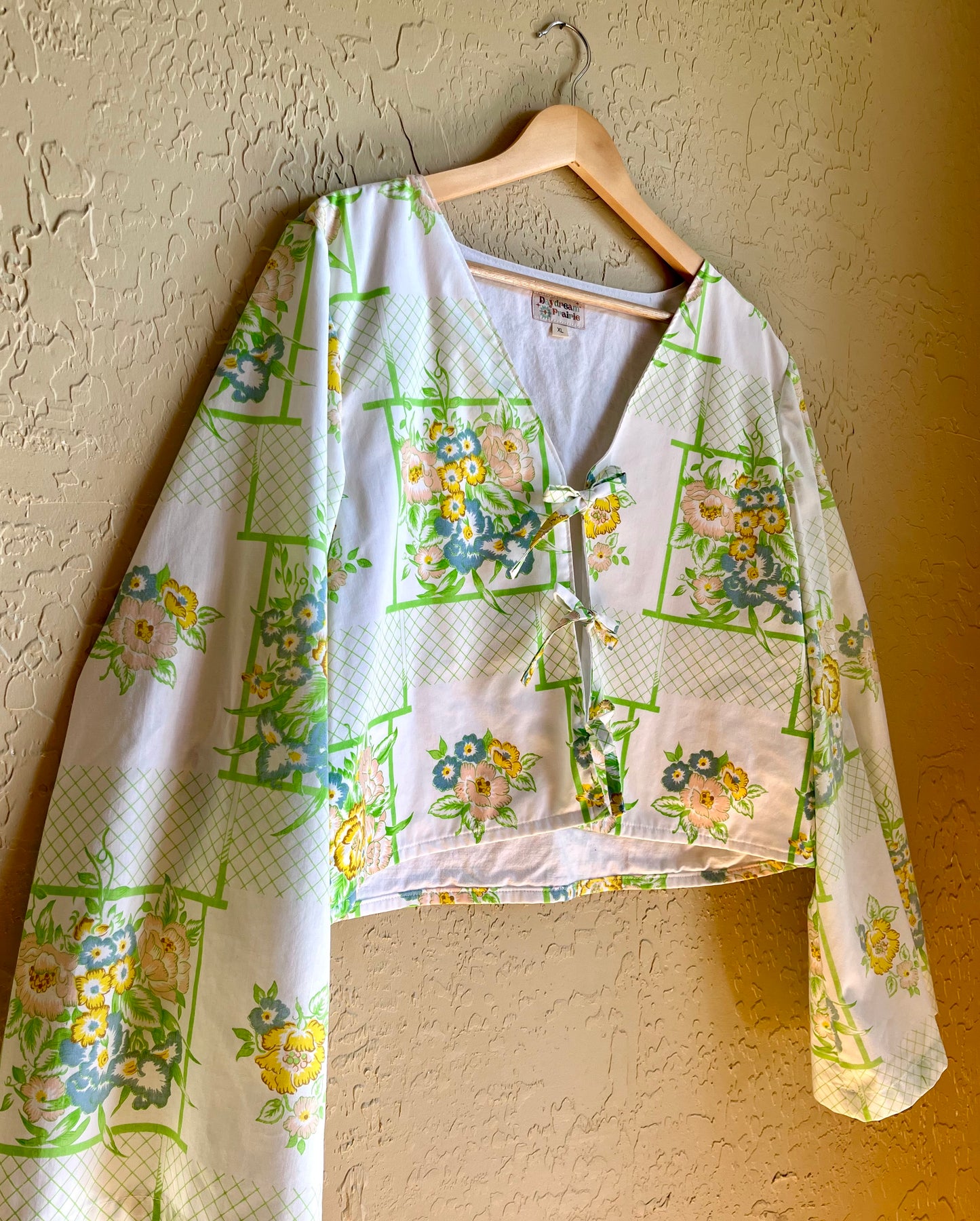 Window Box Tie Front Top - XL