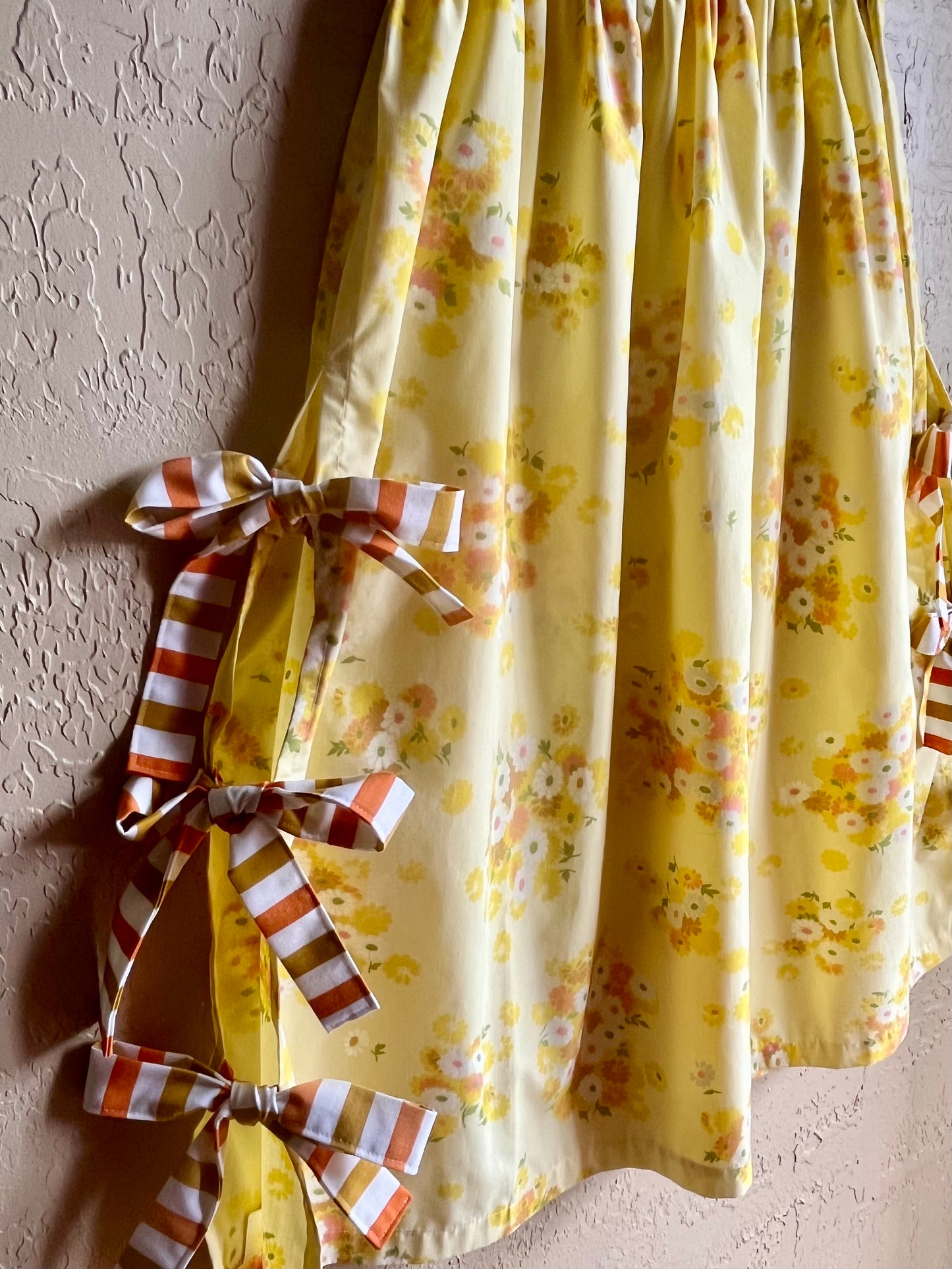 Retro Daisy Midi Bow Skirt - Medium